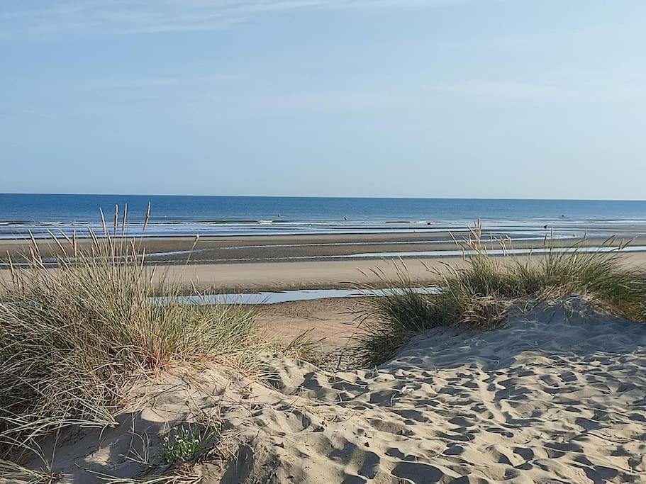 4-Persoons Appartement Met Een Mooi Uitzicht De Panne Buitenkant foto